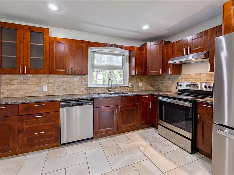2945 Belvedere Ln — Photo 7