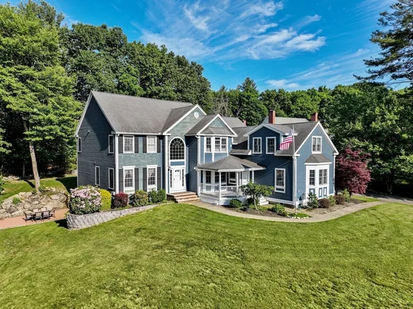 2 Barrister Dr, Westford, MA 01886