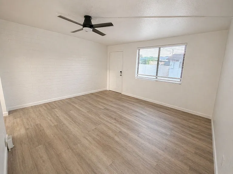 5747 S 34th Pl #3 — Photo 7
