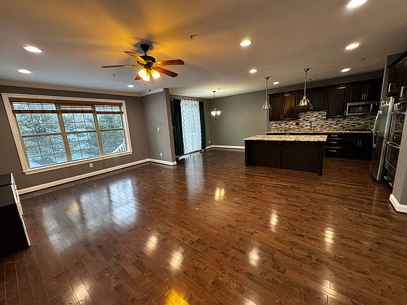 2nd image of 4 Stonehaven Cir #1