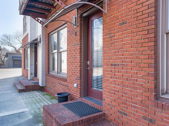 5th image of 8 W 17th St