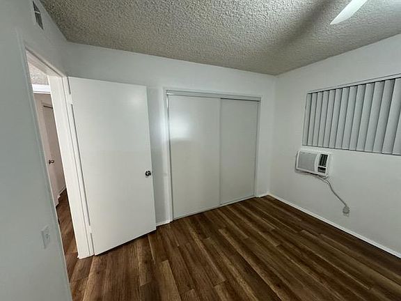 3rd image of 939 E Lexington Dr #9
