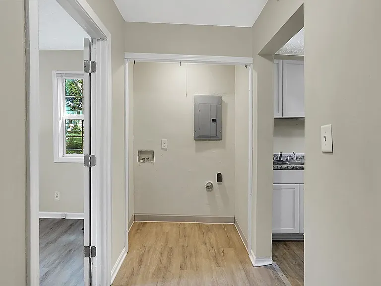 3239 Elmira St — Photo 3