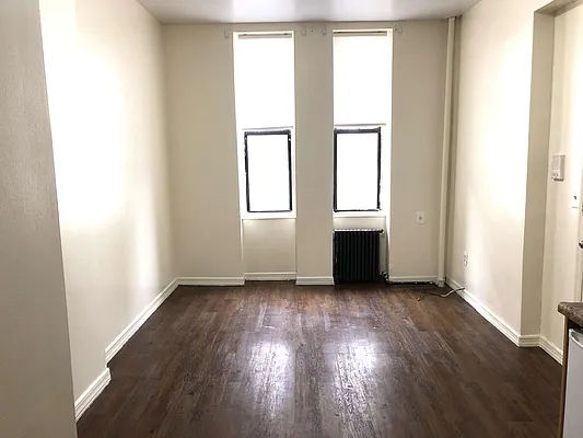 Rented by Meraki Realty LLC | media 18