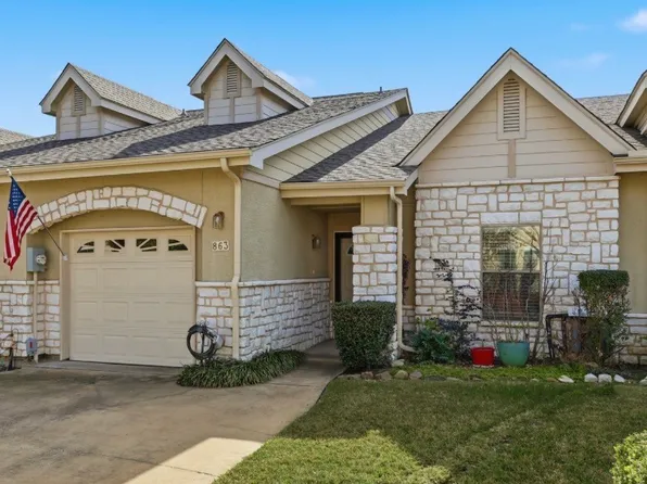 863 Lindbergh Ln, Grand Prairie, TX 75051