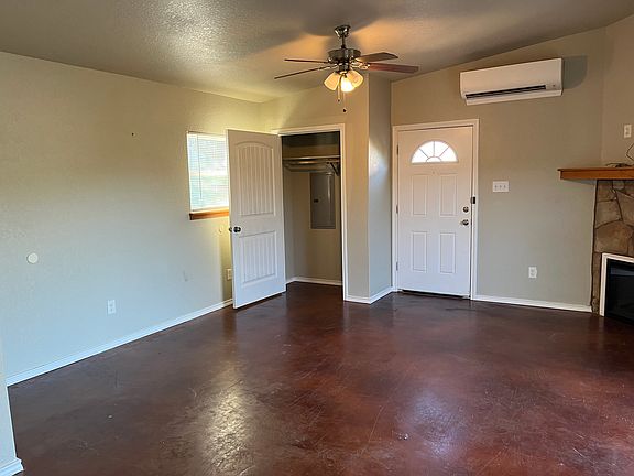 3rd image of 7106 Fm 2673 Suite 121