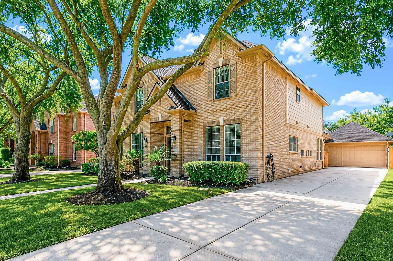 4 bed, 2.5 bath, 3035 sqft, $3,795 — Photo 2
