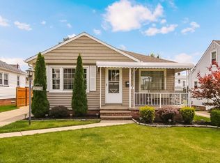 7619 Chestnut Hills Dr, Parma, OH