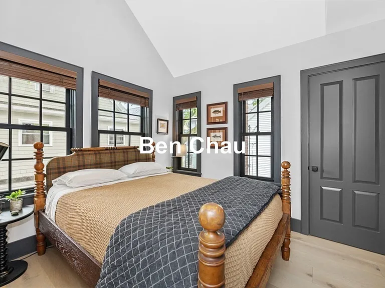 208 Windsor St #SINGLE HOUSE — Photo 13