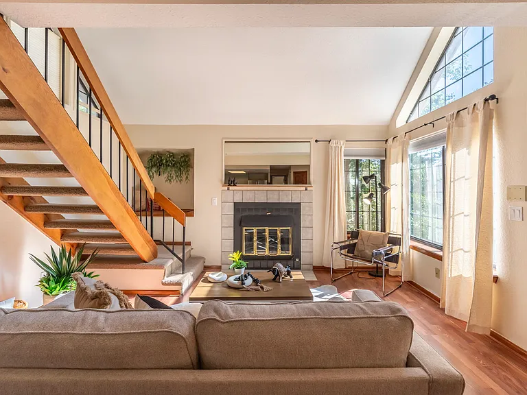 5950 Gunbarrel Ave #E — Photo 3