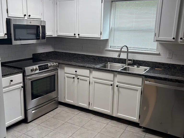 203 Park Pl — Photo 2