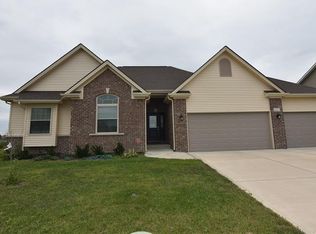 2511 Daffodil Ct E, Columbus, IN 47201