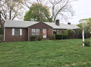 906 Namquid Dr, Warwick, RI 02888