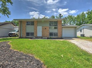 3565 Hummingbird Dr, Decatur, IL 62526