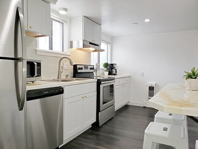 1612 W Boise Ave #B — Photo 8