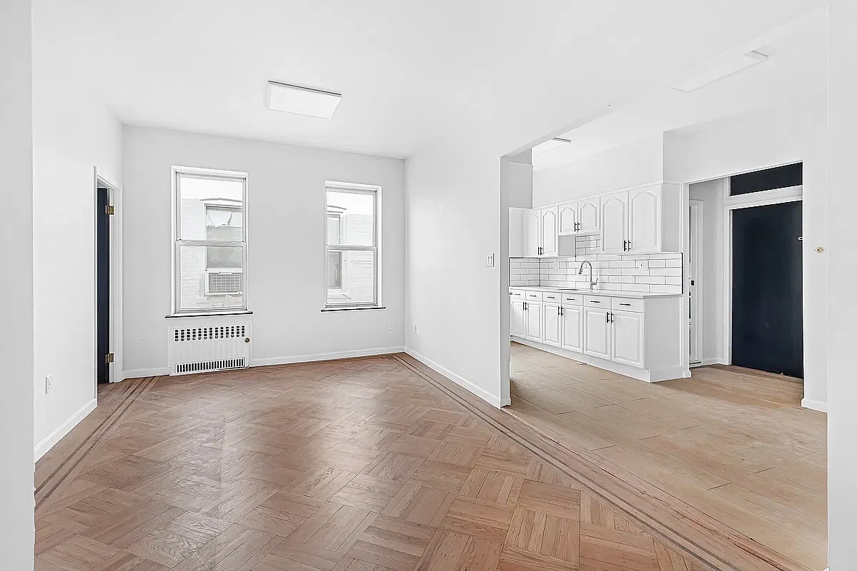 2137 East 1st Street — Photo 2