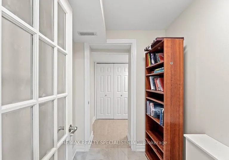 88 Showboat Cres #BSMNT — Photo 5