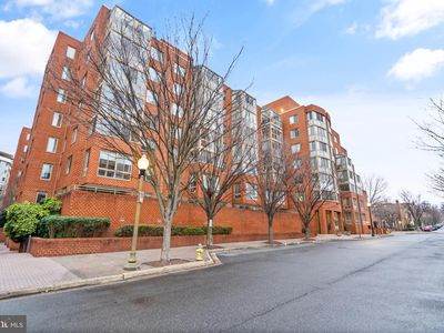 1050 N Taylor St #1-702, Arlington, VA, 22201