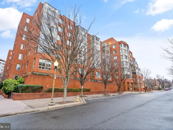 1050 N Taylor St #1-702, Arlington, VA 22201