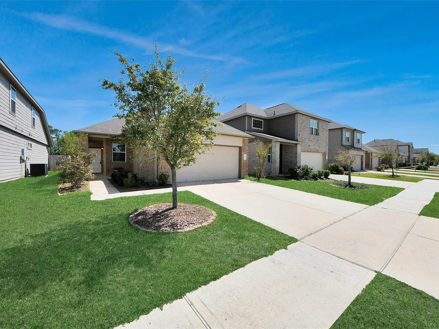 4 bed, 1460 sqft, $2,000 — Photo 2