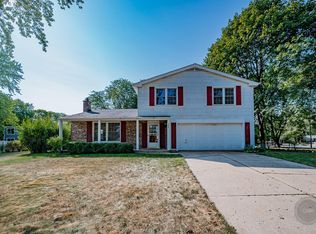 324 Beech Ct, Naperville, IL 60540