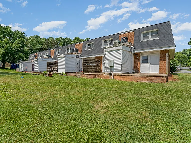 Caswell at Central Avenue — Photo 26