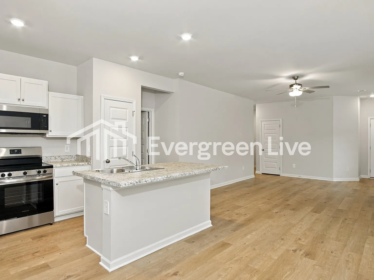 3 bed, 2.0 bath, 1248 sqft, $1,420 — Photo 4