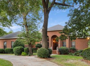 629 Carr Dr, Niceville, FL 32578