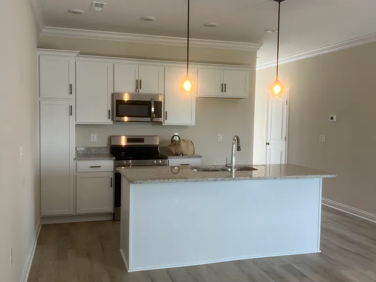 565 Yulan Cir — Photo 5