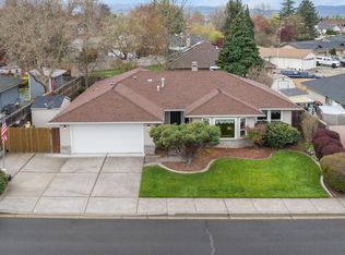 2610 Roberts Rd, Medford, OR 97504