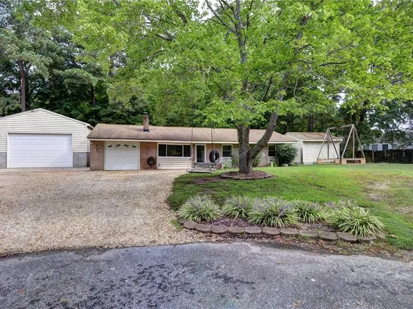 1818 Meadowview Dr, Yorktown, VA 23693