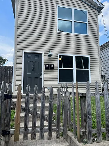 705 Camp St. Photo 1