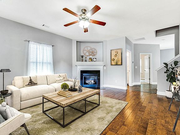 4th image of 488 N Sweetwater Hills Dr