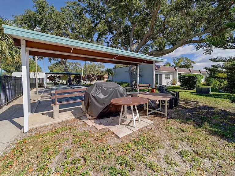 13827 Mission Oaks Blvd — Photo 41