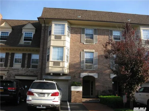 20604 Emily Rd, Bayside, NY 11360