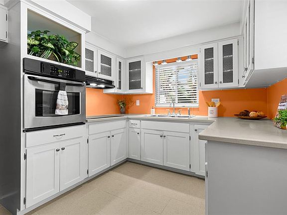3rd image of 1530 SANDY LANE