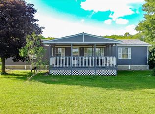 115 Golden Pond Ln, Harrisville, PA 16038