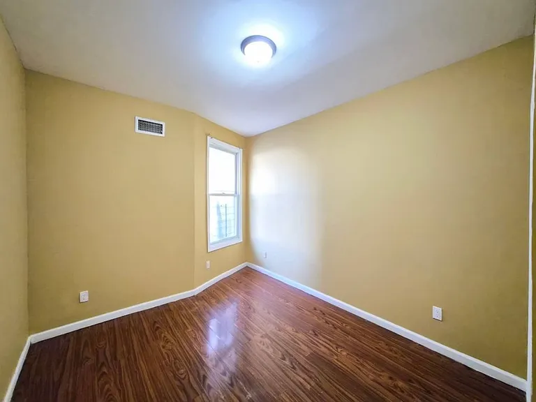 72 Harrison Ave #1 — Photo 4