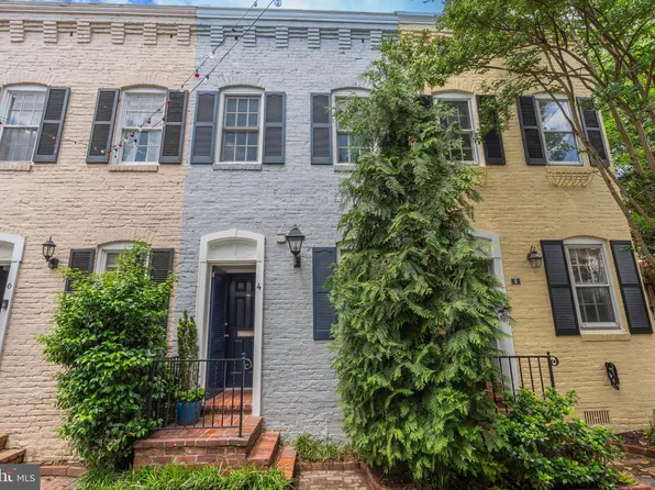 4 Pomander Walk NW, Washington, DC 20007