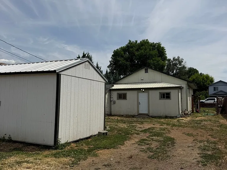 403 N Pacific St — Photo 15