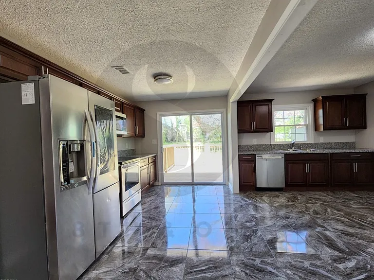 2602 Lake Harbin Rd — Photo 8