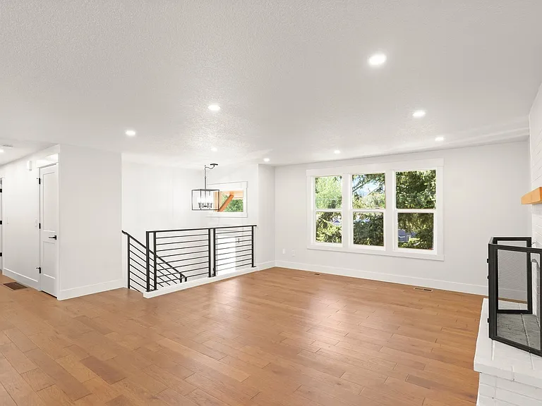 17714 SE Cook St — Photo 7