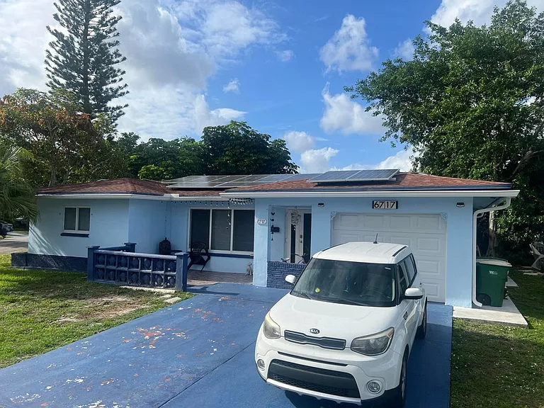 6717 NW 59th St — Photo 13