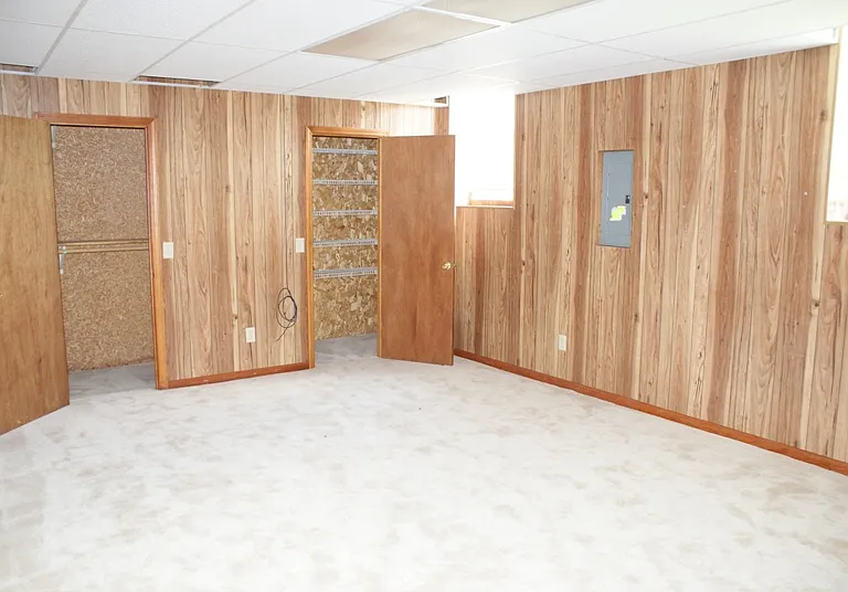 721 Greenleaf Dr — Photo 16