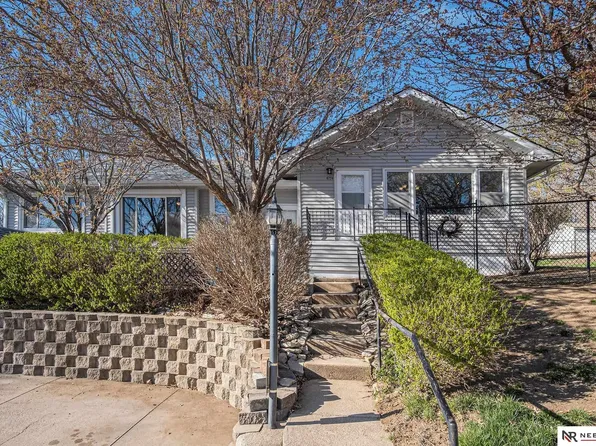 6724 Mayberry St, Omaha, NE 68106