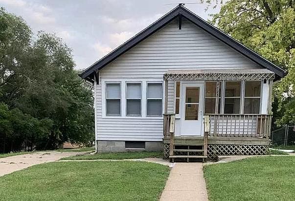 1st image of 4723 Parker St