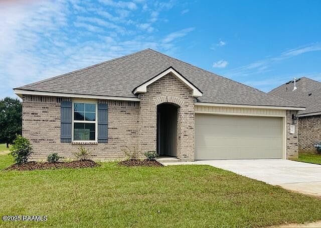 1st image of 110 Broussard Hill Dr