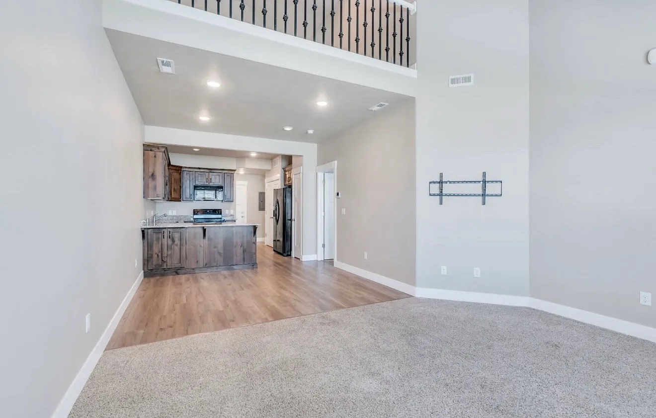 3 bed, 2.5 bath, 1500 sqft, $2,400 — Photo 3
