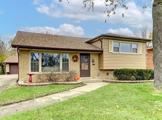402 Carey Ct, Chicago Heights, IL