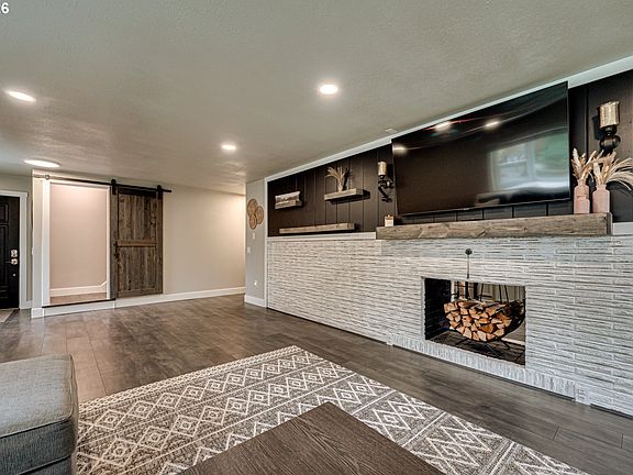 3rd image of 2964 Madrona Dr